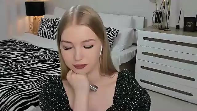 cam to cam sexiness with Girls streamers. Explore the newest collection of intense camshows from our capable horny hosts.
