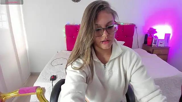 cam to cam sexiness with Girls streamers. Explore the newest collection of intense camshows from our capable horny hosts.