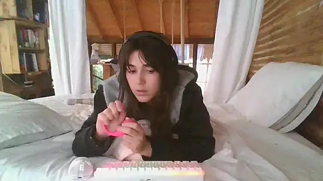 soysara15 from StripChat is Freechat