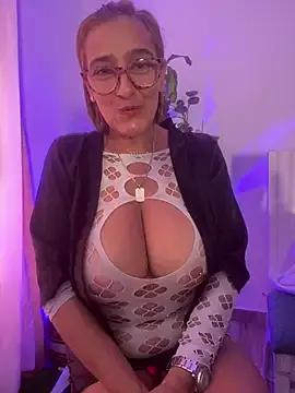 cam to cam sexiness with Girls streamers. Explore the newest collection of intense camshows from our capable horny hosts.