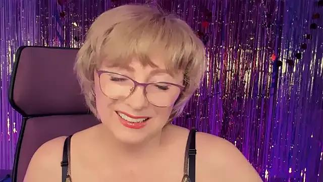 cam to cam sexiness with Girls streamers. Explore the newest collection of intense camshows from our capable horny hosts.