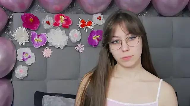 TheEmma from StripChat is Freechat