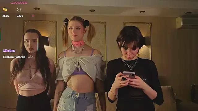 cam to cam sexiness with Girls streamers. Explore the newest collection of intense camshows from our capable horny hosts.