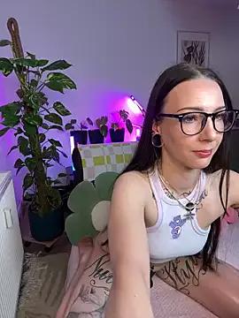 Trixie-Tainted from StripChat is Freechat