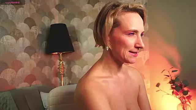 UmaTruewoman from StripChat is Freechat