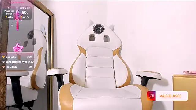 cam to cam sexiness with Girls streamers. Explore the newest collection of intense camshows from our capable horny hosts.