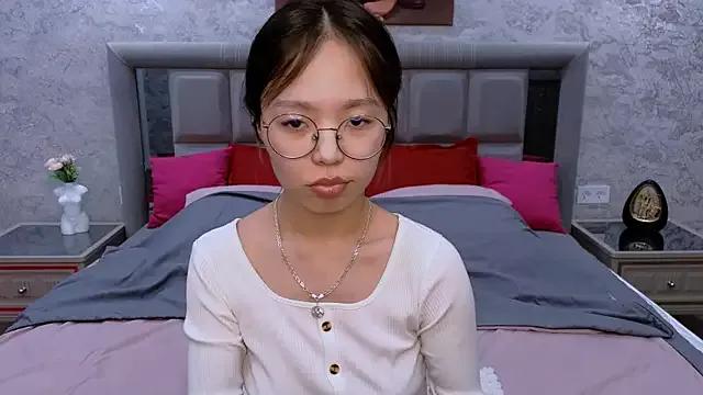ViolaDaviss from StripChat is Freechat