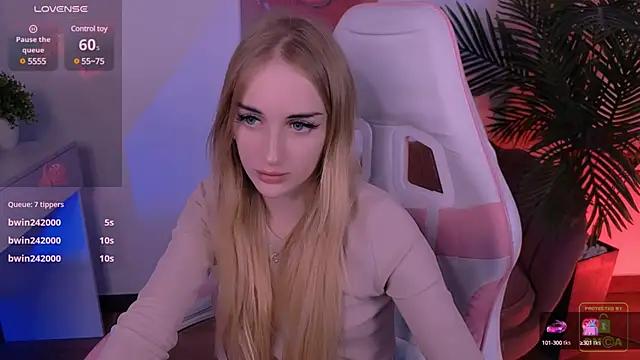 cam to cam sexiness with Girls streamers. Explore the newest collection of intense camshows from our capable horny hosts.