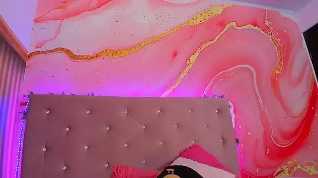 cam to cam sexiness with Girls streamers. Explore the newest collection of intense camshows from our capable horny hosts.