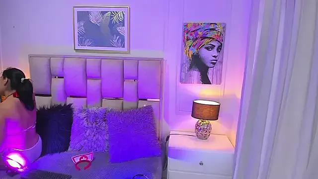 Violetta_Diamond_ from StripChat is Freechat