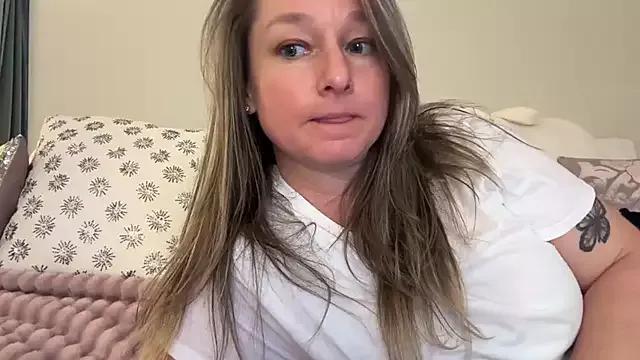 Photos of Vivian_MayXxX from StripChat is Group