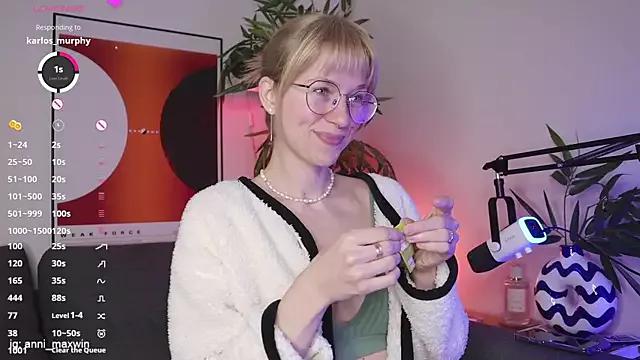 cam to cam sexiness with Girls streamers. Explore the newest collection of intense camshows from our capable horny hosts.