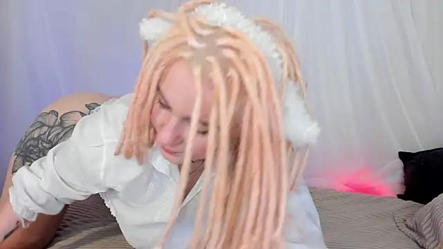 cam to cam sexiness with Girls streamers. Explore the newest collection of intense camshows from our capable horny hosts.