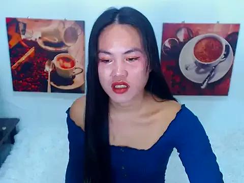 xEmeraldShemalex from StripChat is Freechat