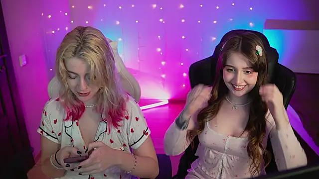 cam to cam sexiness with Girls streamers. Explore the newest collection of intense camshows from our capable horny hosts.