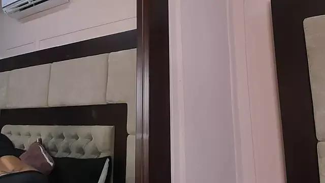 ZoeMorris from StripChat is Freechat